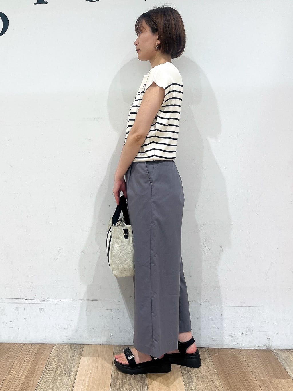 山さんさんの「grove｜サマーハイパーストレッチワイドパンツ」を使ったコーディネート