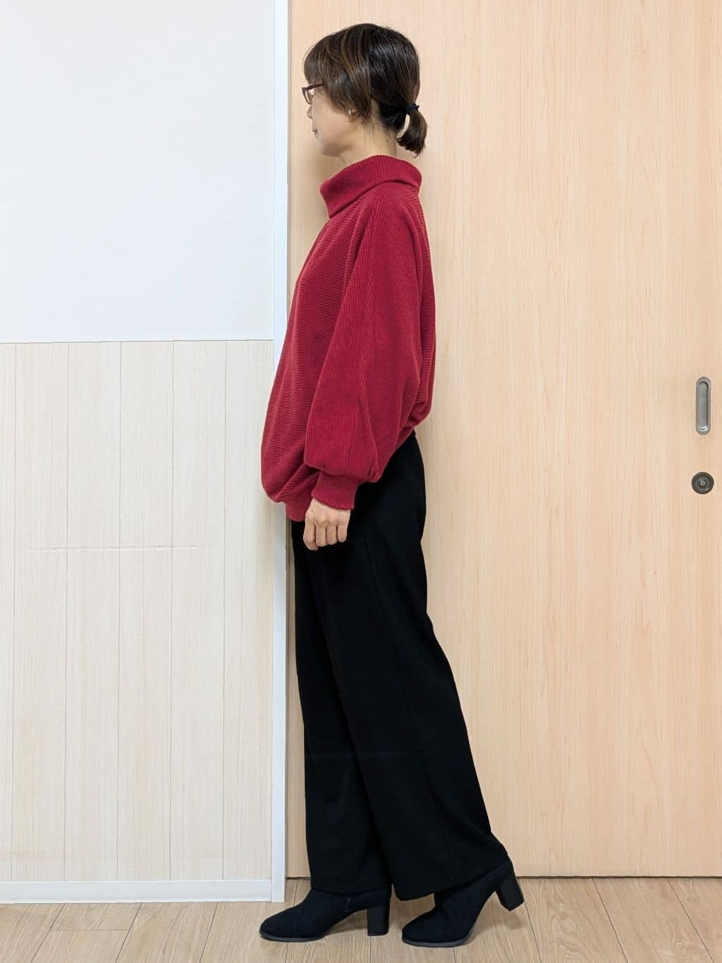 YuAさんの「SHOO･LA･RUE｜お顔周りをスッキリ見せるオフタートルリブドルマン」を使ったコーディネート