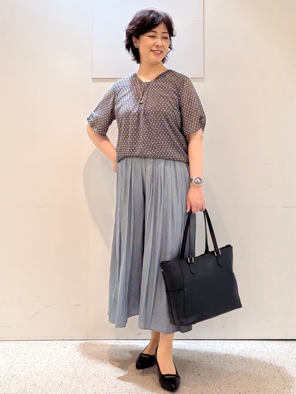 ヤスコさんの「Reflect｜【マシンウォッシュ可／セットアップ可】コツキ柄プリントブラウス」を使ったコーディネート