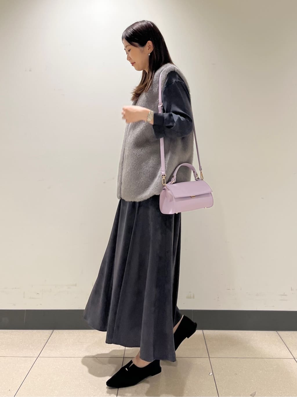 shokoさんの「INDIVI｜【セットアップ可能】スエード調サテンブラウス」を使ったコーディネート