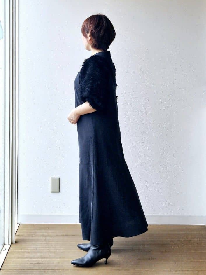 やじまさんの「UNTITLED｜【丸首/Tシャツ風/短丈】シャギースリーブ ポンチカットソー」を使ったコーディネート