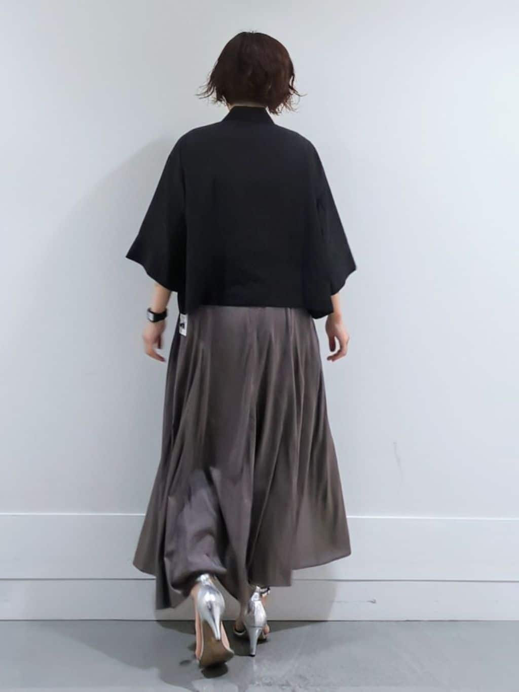 ミズタさんの「UNTITLED｜【前開き/洗える】ショート丈シアーシャツ」を使ったコーディネート