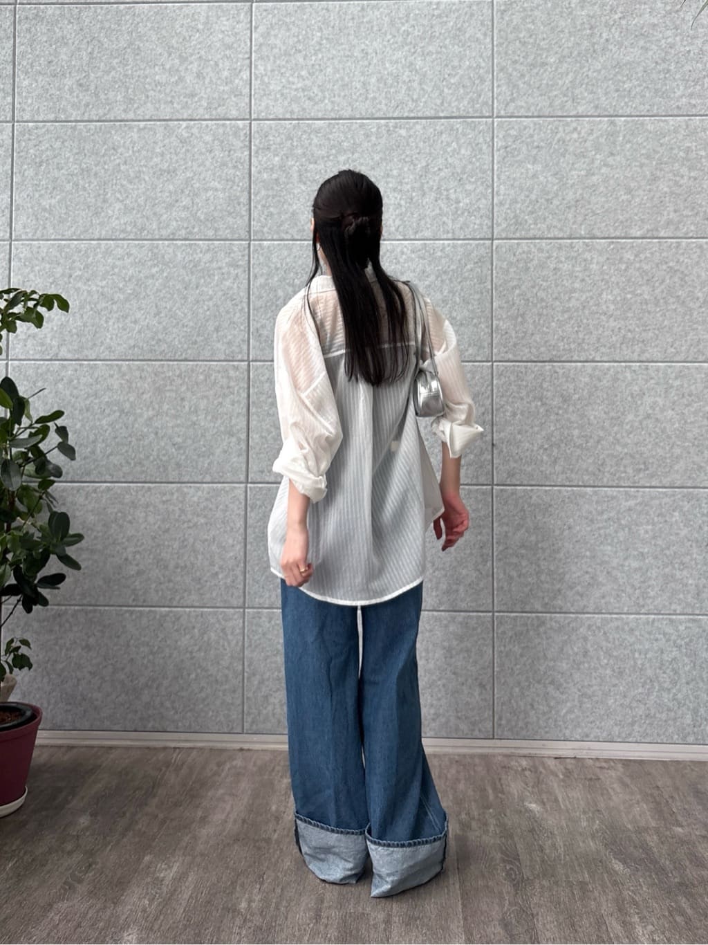 ひなさんの「INDIVI｜ロールアップデニム」を使ったコーディネート