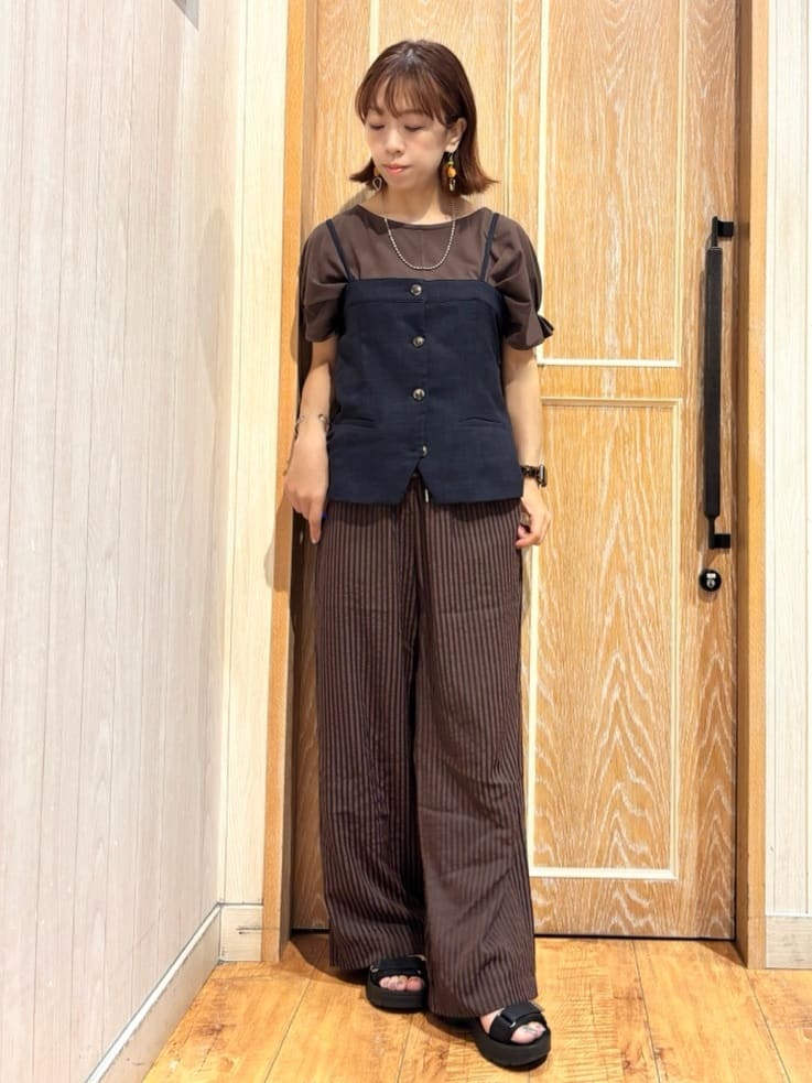meiさんの「SHOO･LA･RUE｜【S-LL/UV/プチプラ】お袖タックで好印象 デザインTシャツ」を使ったコーディネート