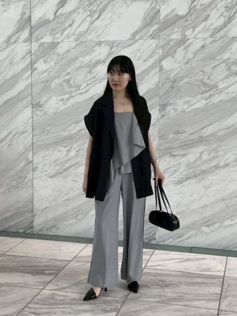 rinaさんの「INDIVI｜【セットアップ可能】サキソニーサイドラインパンツ」を使ったコーディネート