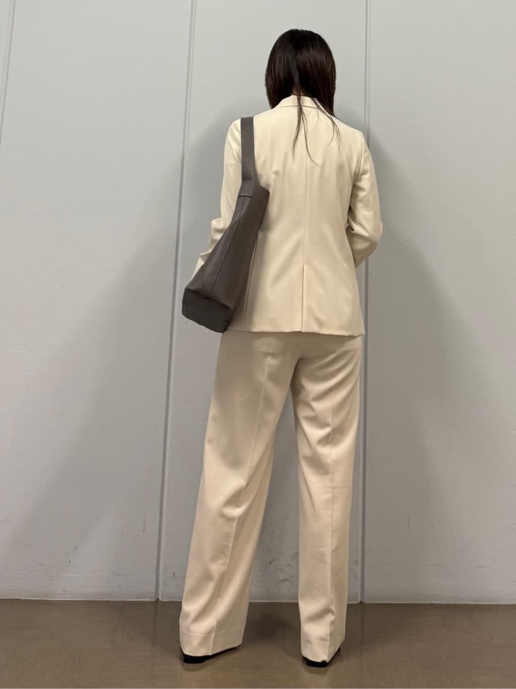 mizukiさんの「INDIVI｜【洗える／UVケア／スーツ】ストレッチテーラードカラージャケット」を使ったコーディネート
