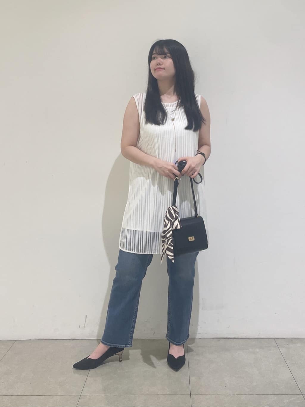 emikaさんの「INDIVI｜【洗える／セットアップ可能】ラッセルチュニック」を使ったコーディネート