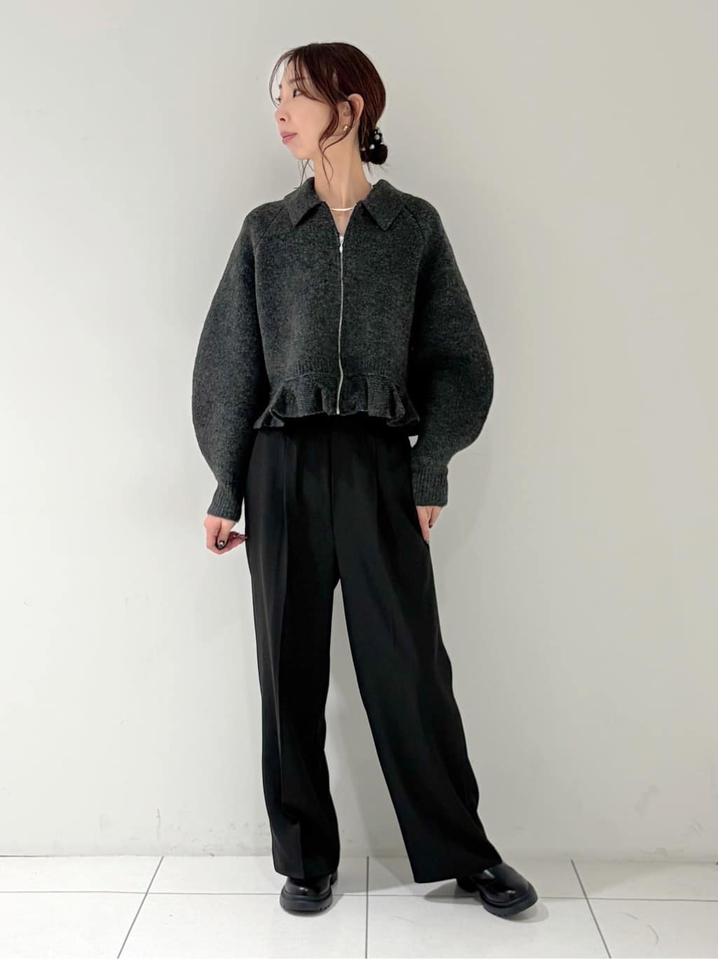 shioriさんの「INDIVI｜Comfy SET UP｜イージーストレートワイドパンツ【セットアップ対応／通勤/カセット服】」を使ったコーディネート