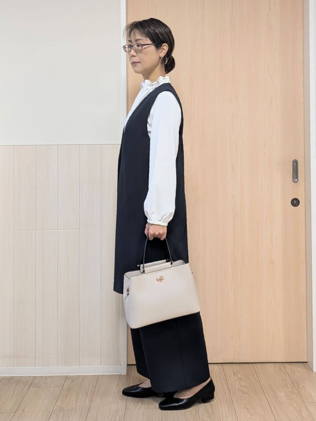 YuAさんの「SHOO･LA･RUE｜【洗濯機可/セットアップ可/S-3L】きちんと楽に。カットジョーゼットワイドパンツ」を使ったコーディネート
