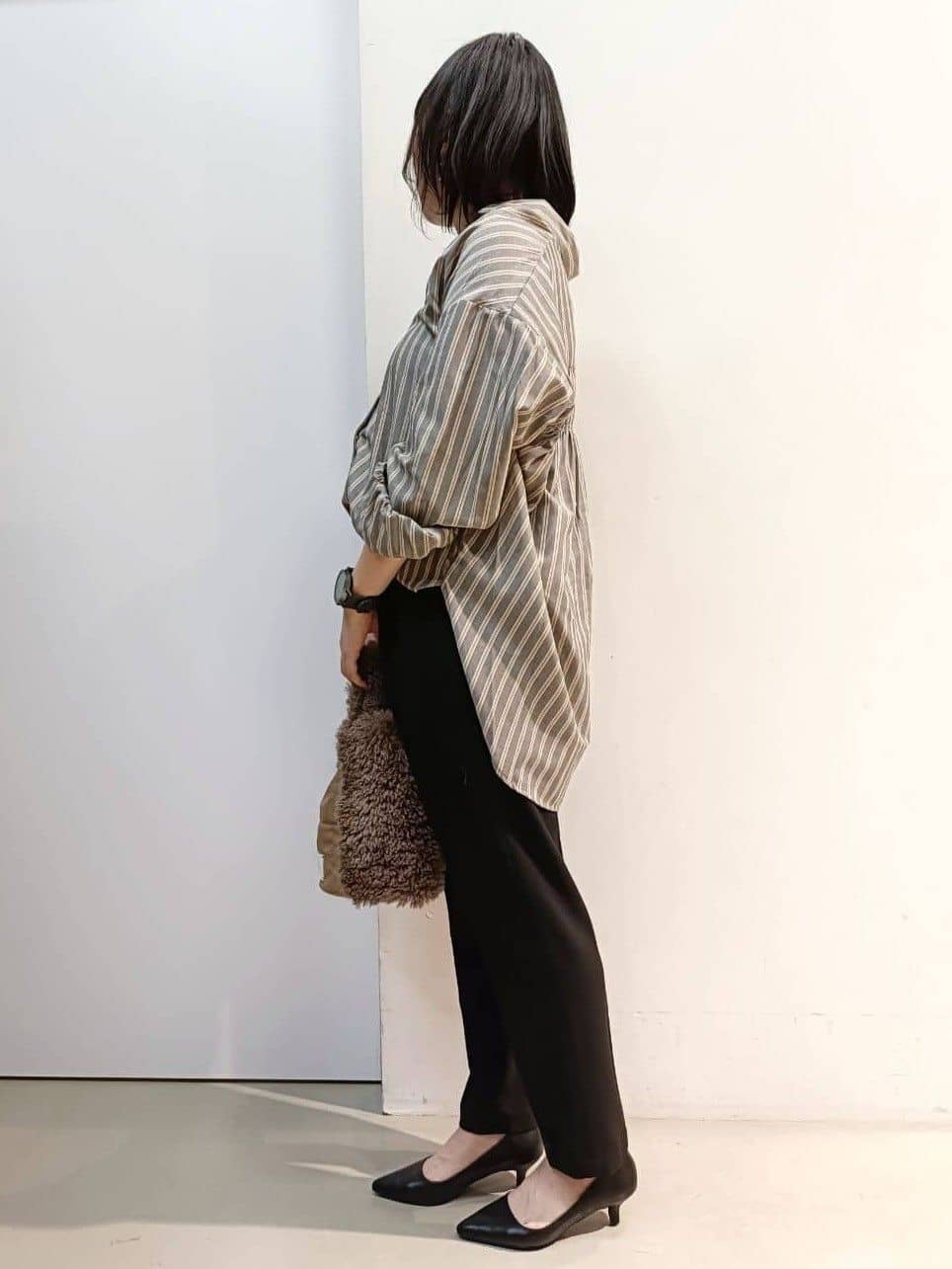 あんさんの「THE SHOP TK｜【後ろ姿もサマになる】ストライプ バックシャーリングシャツ/体型カバー/洗える」を使ったコーディネート