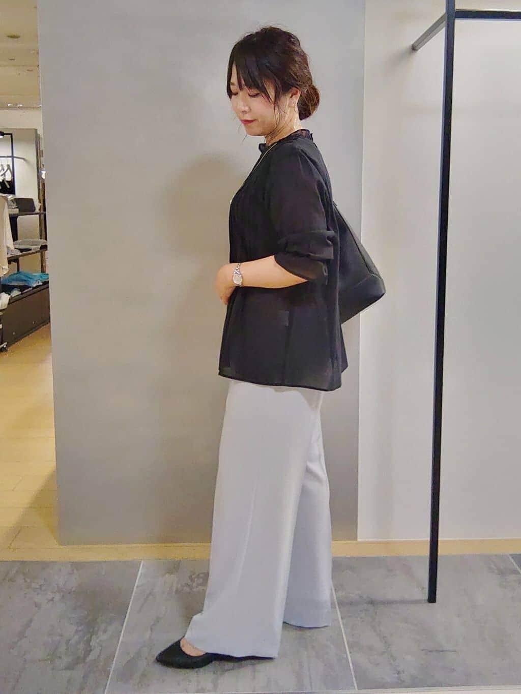 TOMOMIさんの「INDIVI｜【着る日傘／遮熱／UVケア】ワイドパンツ」を使ったコーディネート