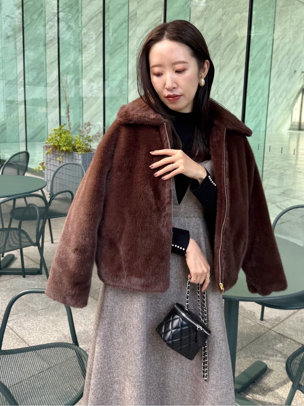 teiさんの「Couture brooch｜【多機能・フェミニン】パール調リブニット」を使ったコーディネート