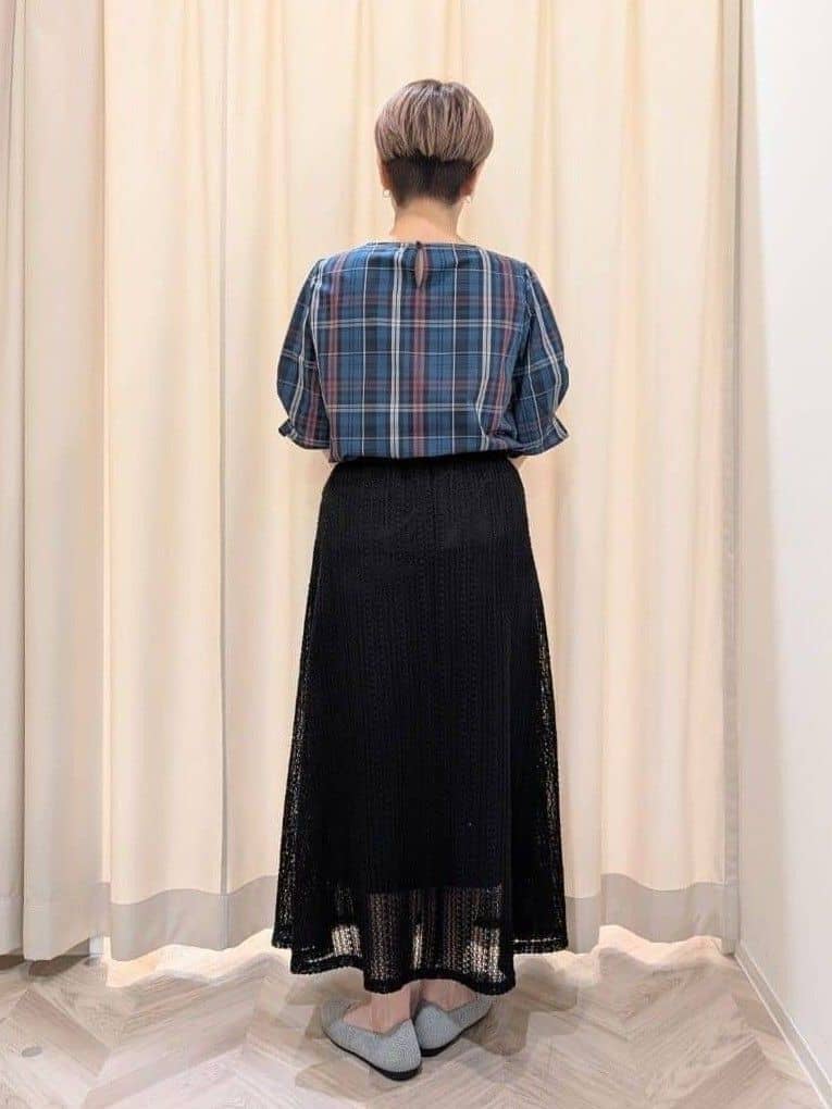 ユカさんの「SHOO･LA･RUE｜【S-LL/5分袖】お袖タックできれいに魅せる 大人のチェックブラウス」を使ったコーディネート
