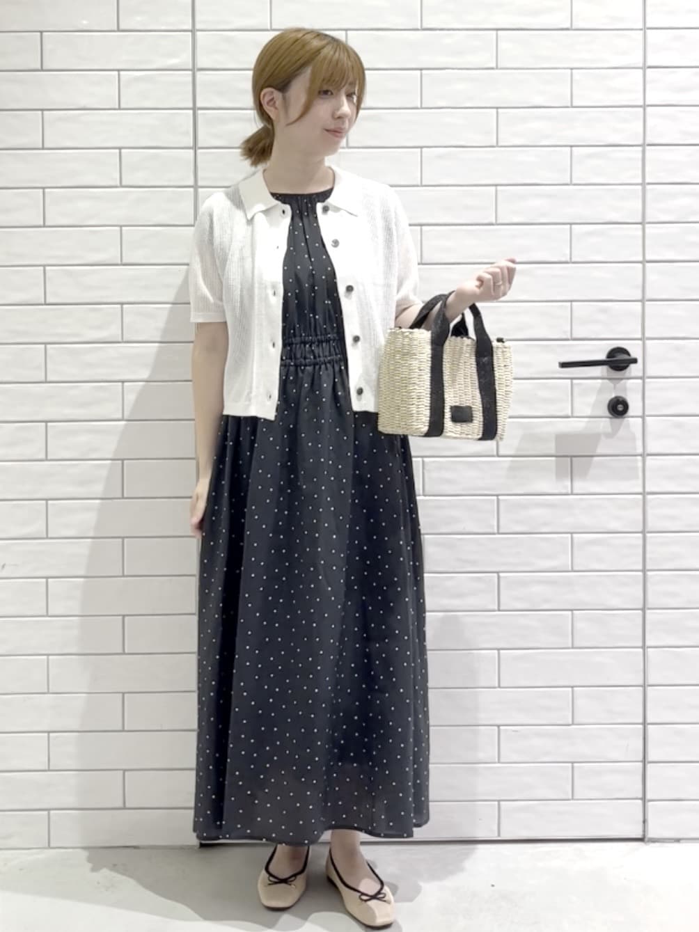 しおりさんの「OPAQUE.CLIP｜ドットプリントワンピース【洗濯機洗い可】」を使ったコーディネート