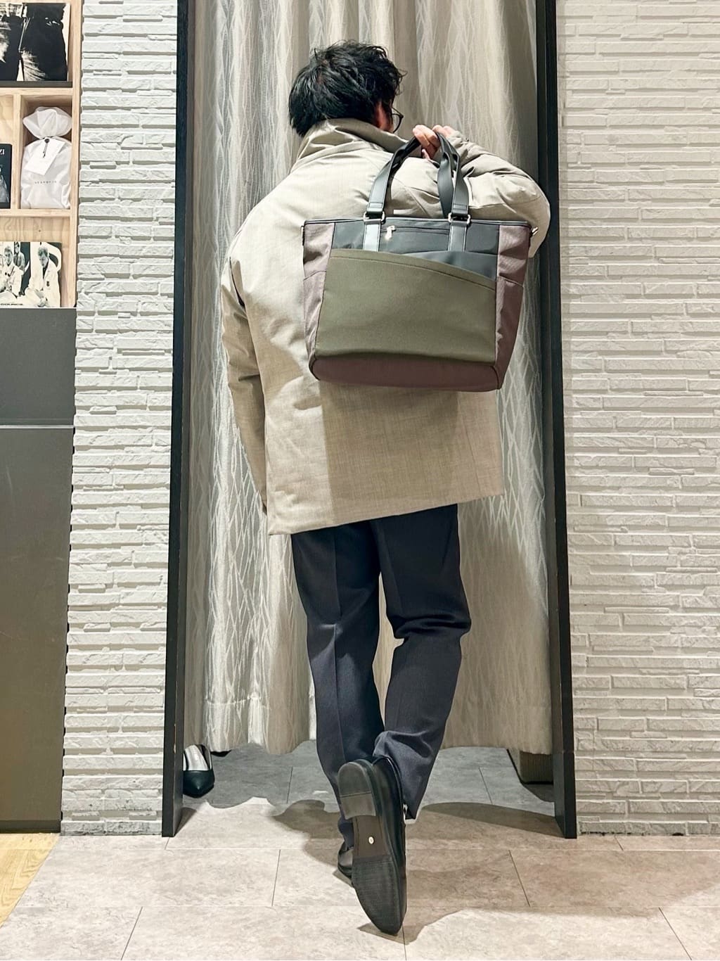KENJI Iさんの「THE SHOP TK｜【軽くて、暖かい】SORONA／ソロナ 中綿ブルゾン 防風/軽量/洗濯機OK/フード脱着可」を使ったコーディネート