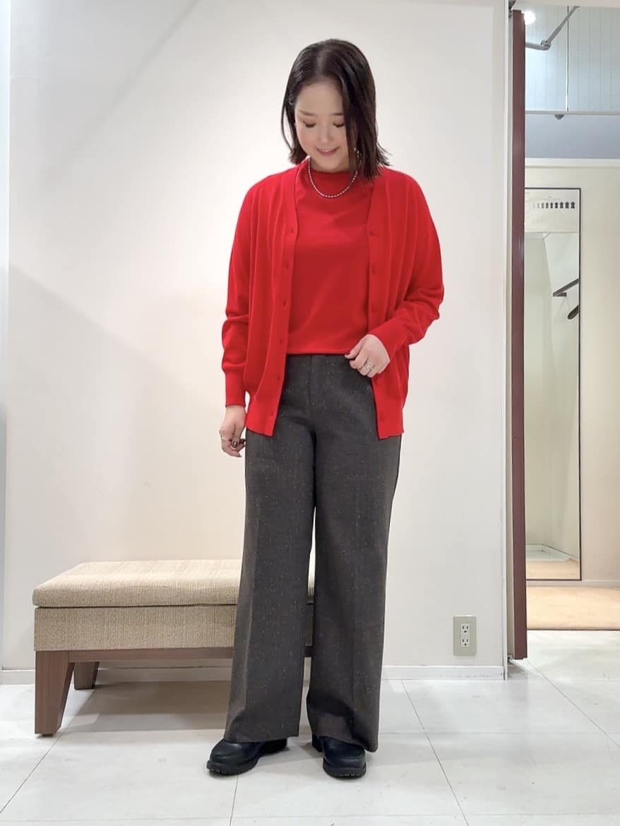 YUIさんの「UNTITLED｜【アンサンブル可/洗える/Vネック】ウールシルクカーディガン」を使ったコーディネート
