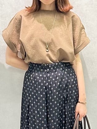 Miwaさんの「UNTITLED｜【セットアップ可/はっ水/通勤】リラククール 半袖ブラウス」を使ったコーディネート