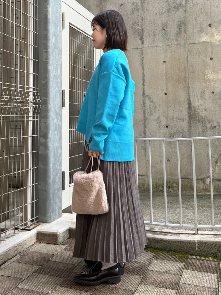 chさんの「THE SHOP TK｜【体型カバー】ゆったり サイドスリットニット」を使ったコーディネート