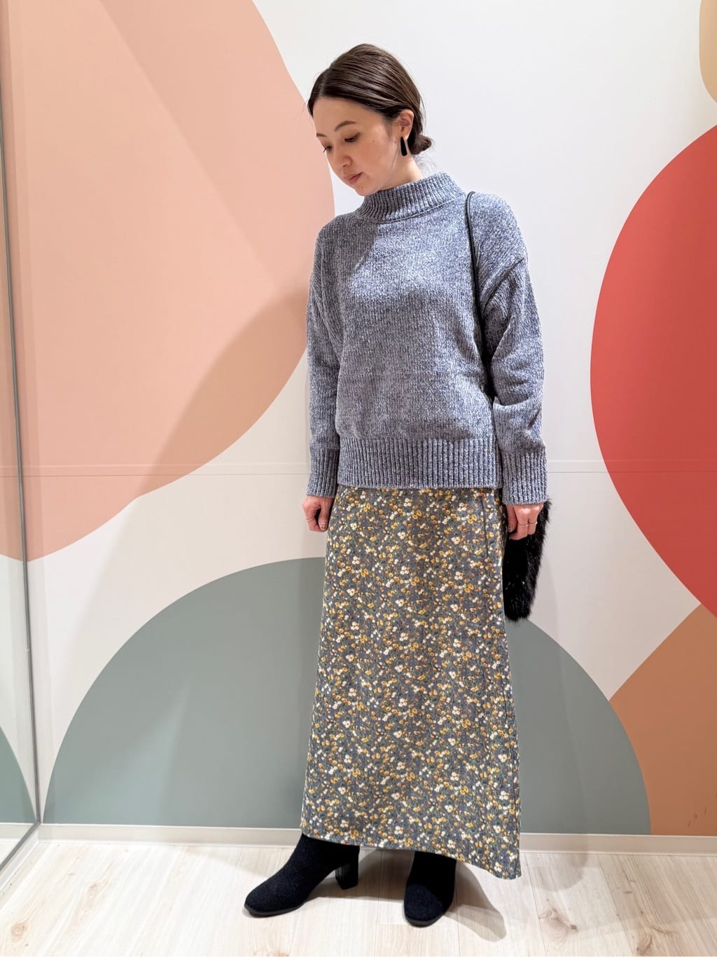 長女さんの「SHOO･LA･RUE｜【S-LL】華やかで主役 花柄Aラインスカート」を使ったコーディネート