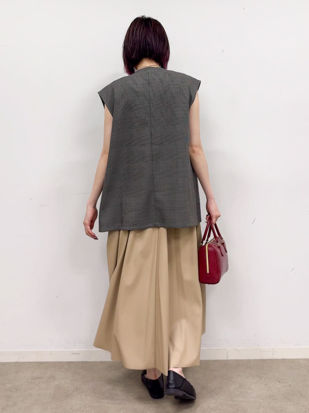 𝐜𝐡𝐢𝐤𝐚さんの「SHOO･LA･RUE｜【S-LL/セットアップ可/洗濯後しわになりにくい】ダブルベスト」を使ったコーディネート