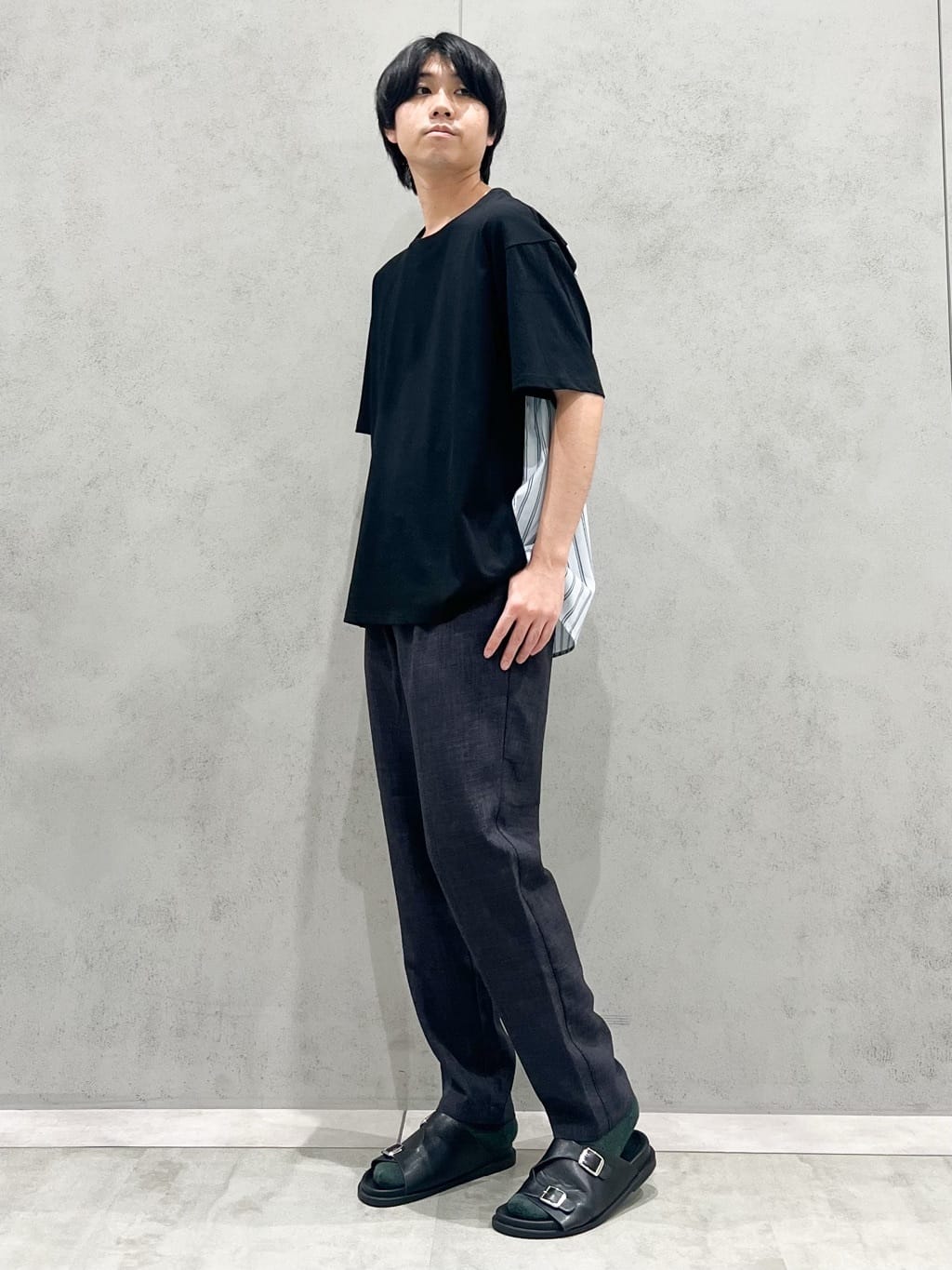 SHI-MAさんの「THE SHOP TK｜エシカルブロード切替Tシャツ 洗濯機OK」を使ったコーディネート