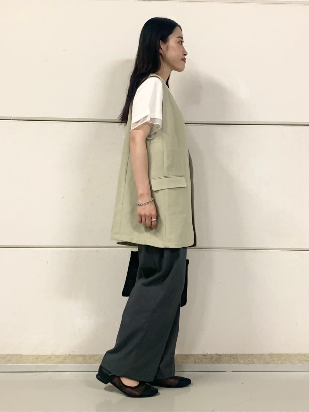 sahoさんの「THE SHOP TK｜【スッキリ決まる】パナマメッシュジレ/洗える/セットアップ可」を使ったコーディネート