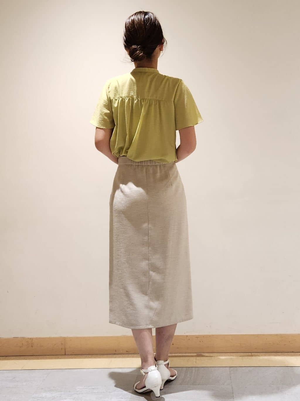 yukaさんの「COUP DE CHANCE｜【手洗い可】タックデザインブラウス」を使ったコーディネート