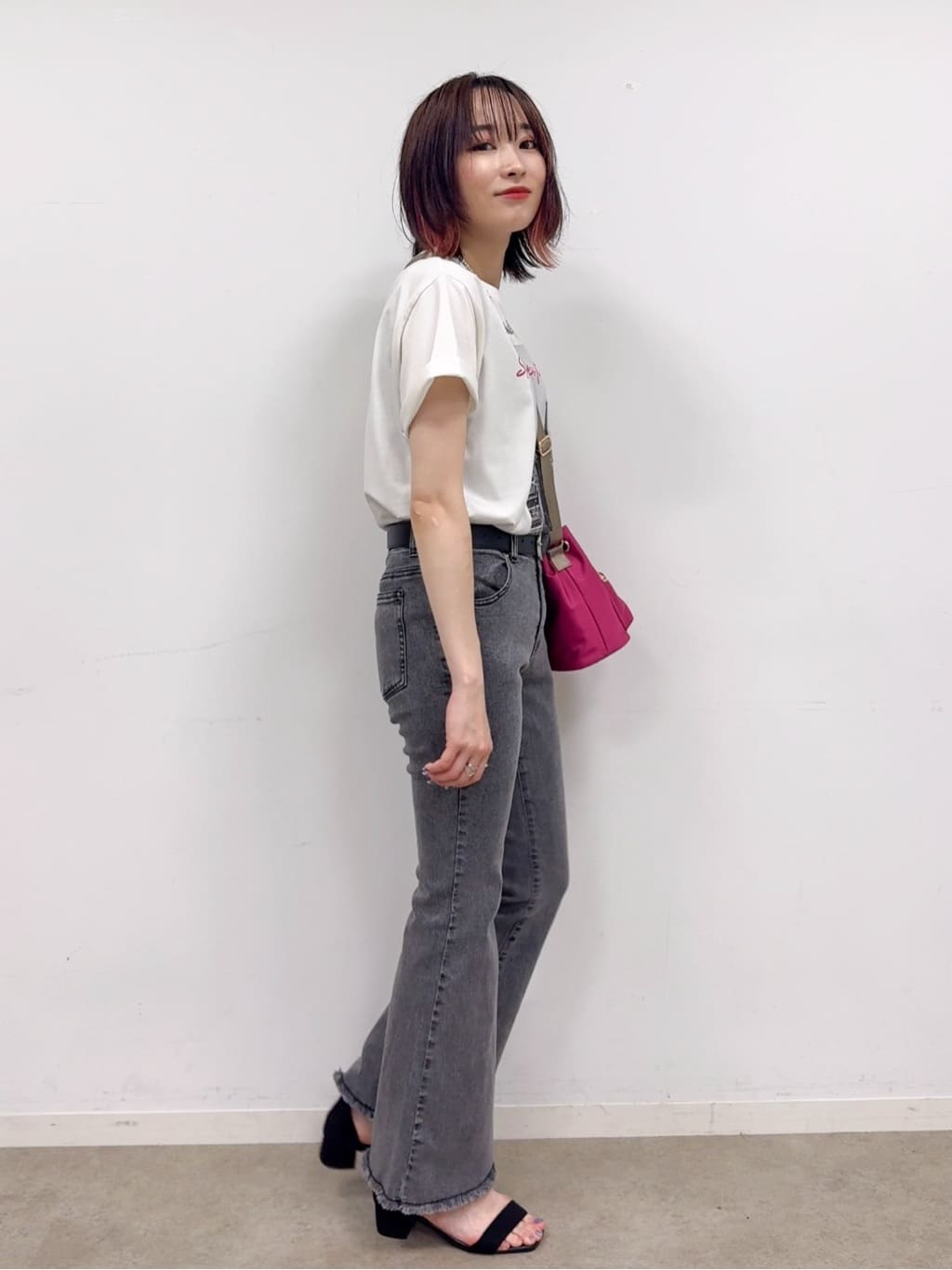 𝐜𝐡𝐢𝐤𝐚さんの「SHOO･LA･RUE｜【S-LL/ひんやり/UV】選べる6柄でそれぞれ欲しくなる プリントTシャツ」を使ったコーディネート