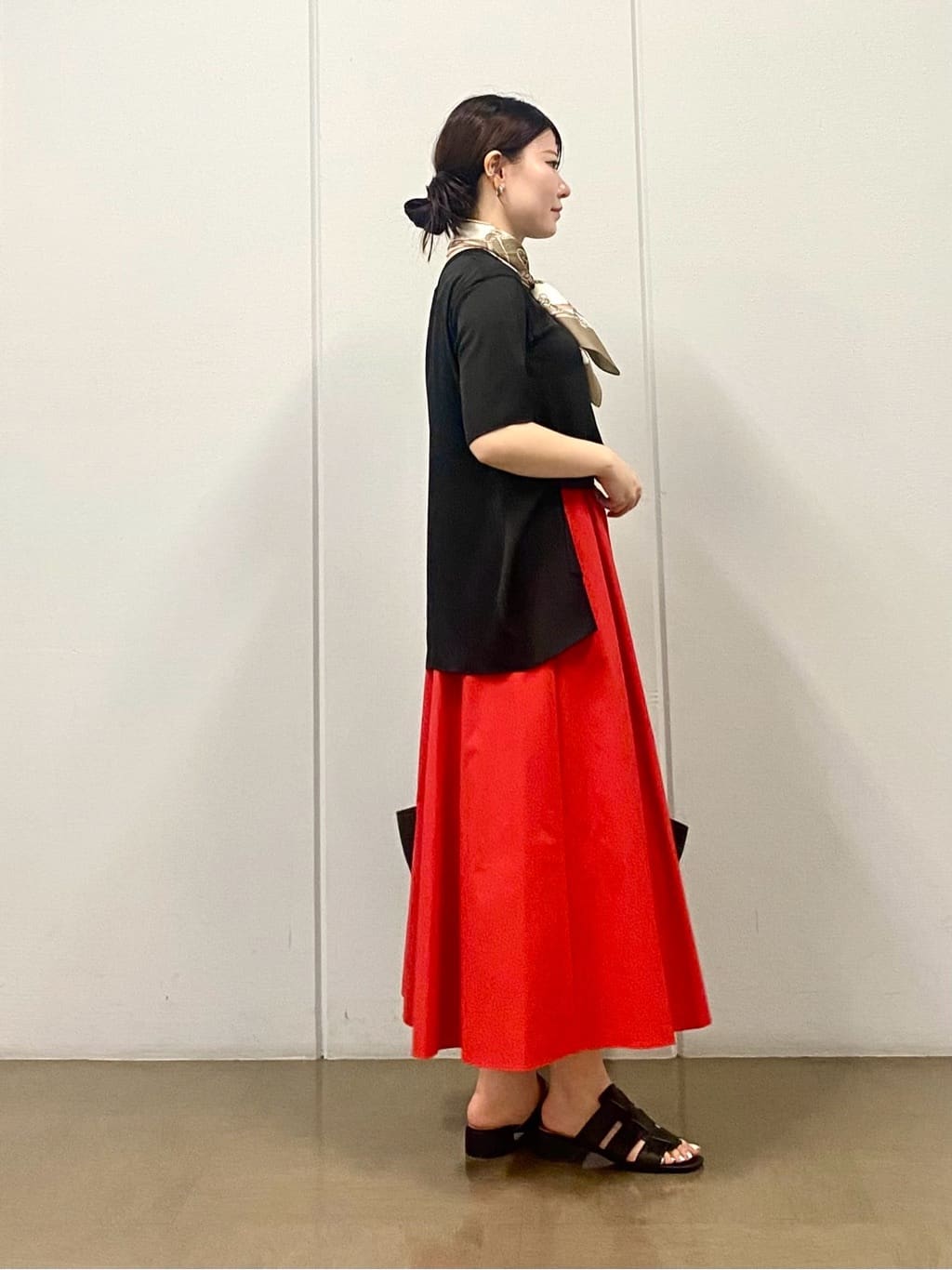 misakiさんの「INDIVI｜【バックシャン】デザインTブラウス」を使ったコーディネート