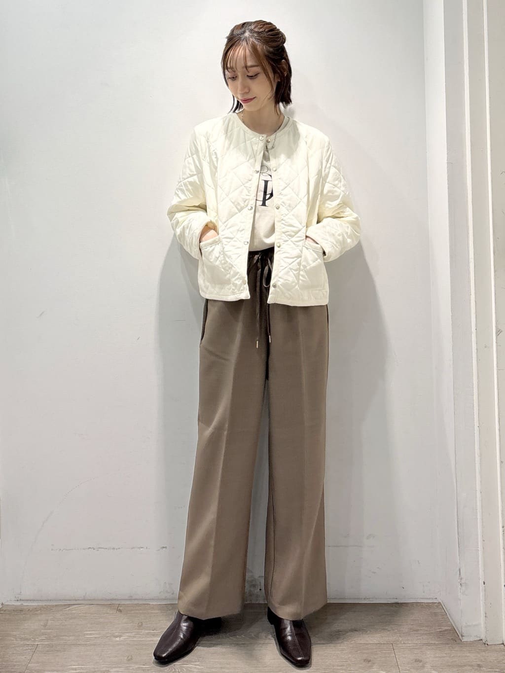 ぶまりんさんの「OPAQUE.CLIP｜ロングロゴTシャツ【洗濯機OK】」を使ったコーディネート