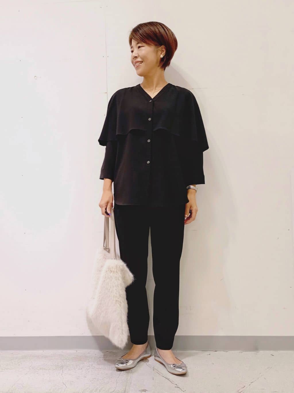 Kさんの「INDIVI｜【羽織りとしても活躍！】ケープカラーブラウス」を使ったコーディネート