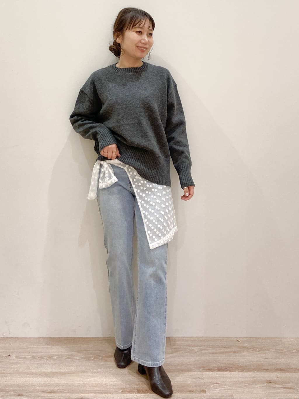 risayanさんの「OPAQUE.CLIP｜チュールフラワー刺繍シアートップス【洗濯機OK】」を使ったコーディネート