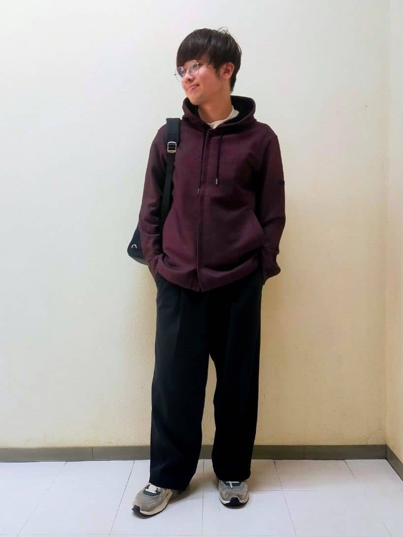nerさんの「TAKEO KIKUCHI｜【JUST ONE LAYER】ダウンファブリックZIPパーカー」を使ったコーディネート