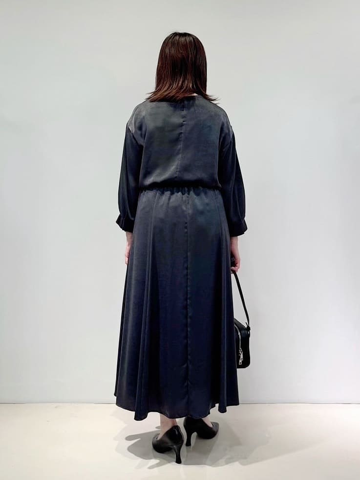 sachiさんの「INDIVI｜【セットアップ可能】スエード調サテンブラウス」を使ったコーディネート