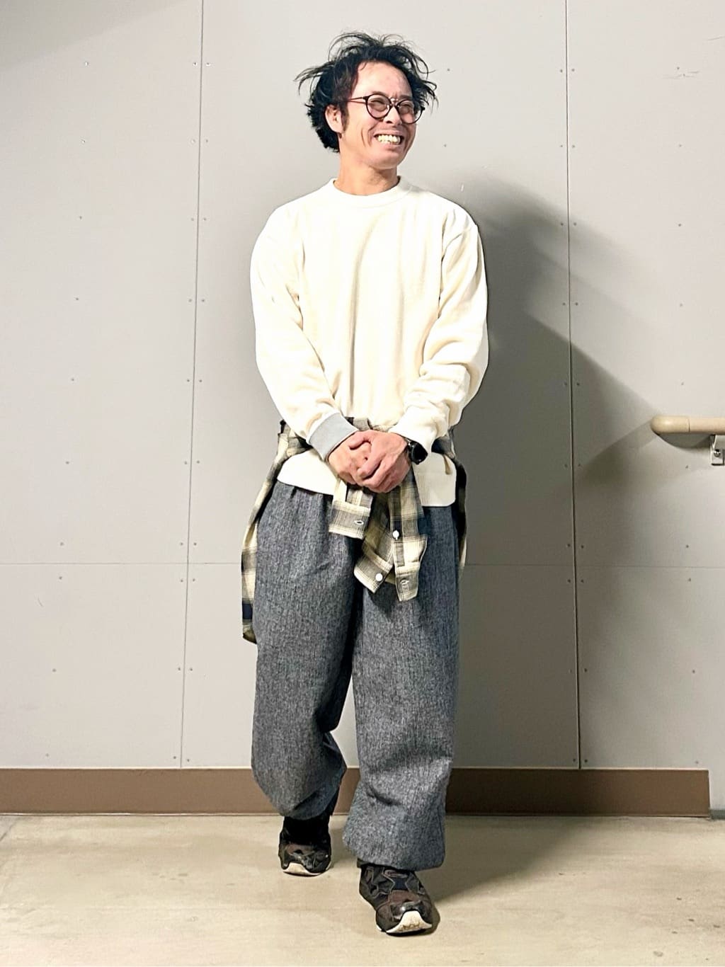 KENJI Iさんの「THE SHOP TK｜【触れるたびに心地良い】ライトモールニット　洗濯機OK/ユニセックスでおすすめ！」を使ったコーディネート