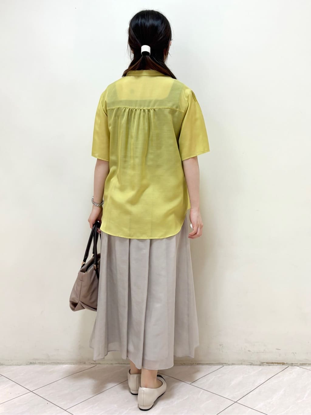 mikiさんの「Reflect｜【マシンウォッシュ可／セットアップ可】シアーボックスタックプリーツスカート」を使ったコーディネート
