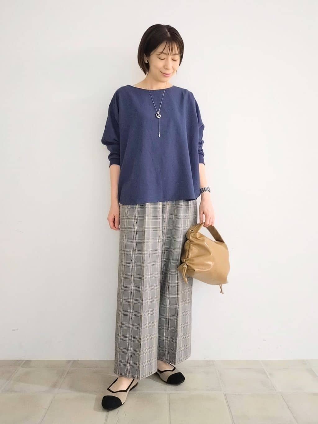 miomioさんの「SHOO･LA･RUE｜【高レビュー/洗濯後しわになりにくい】1枚でサマ見え 8分袖ドルマンブラウス」を使ったコーディネート