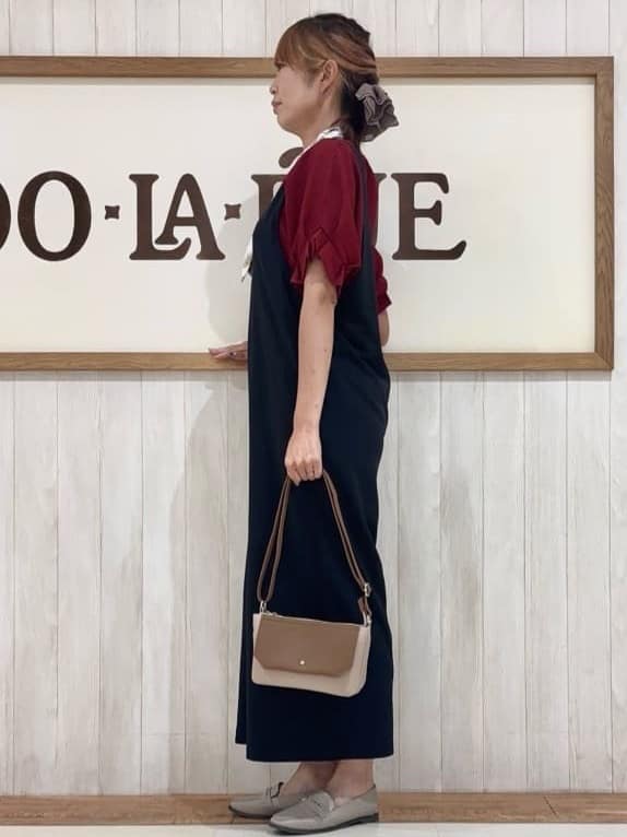 みきぽんさんの「SHOO･LA･RUE｜【洗える】お袖のタックがアクセント インせず着られる さらさらドルマントップス」を使ったコーディネート