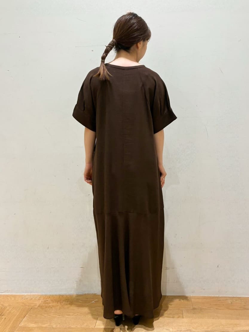 kurumiさんの「OPAQUE.CLIP｜レーヨン麻キーネックワンピース【洗える】」を使ったコーディネート