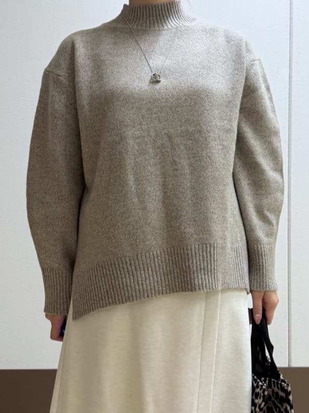 Rikoさんの「INDIVI｜【冬ニット人気NO．1！／カシミヤ混】ミドルゲージハイネックニット」を使ったコーディネート