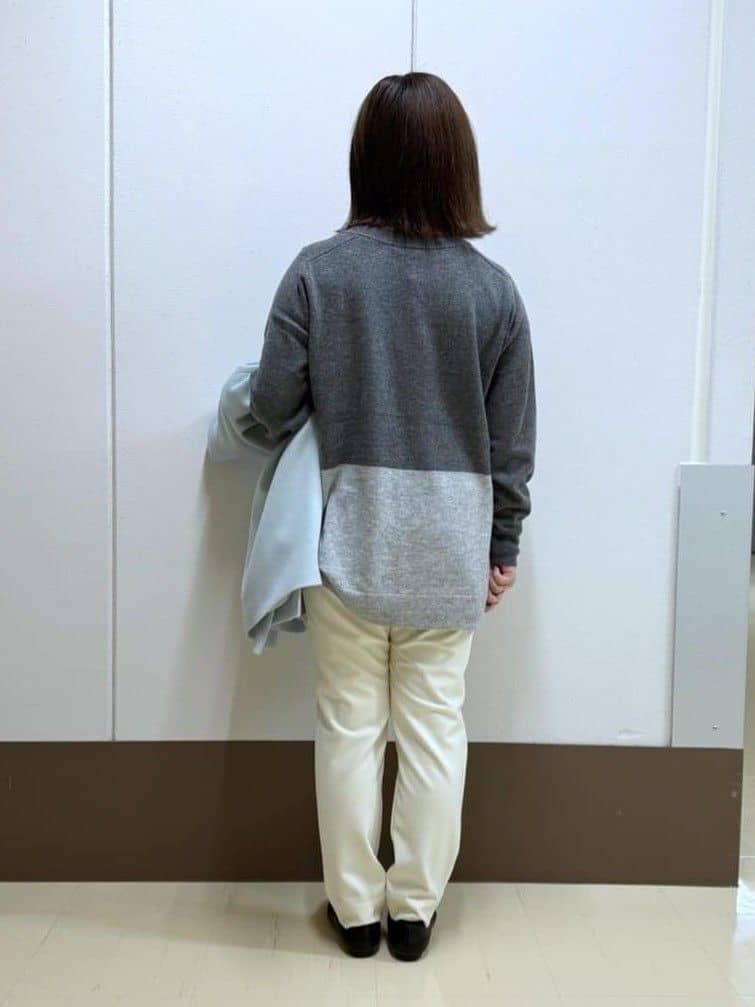 Rikoさんの「INDIVI｜【洗える／チュニック丈／カシミヤ混】スリットデザインVネックニット」を使ったコーディネート