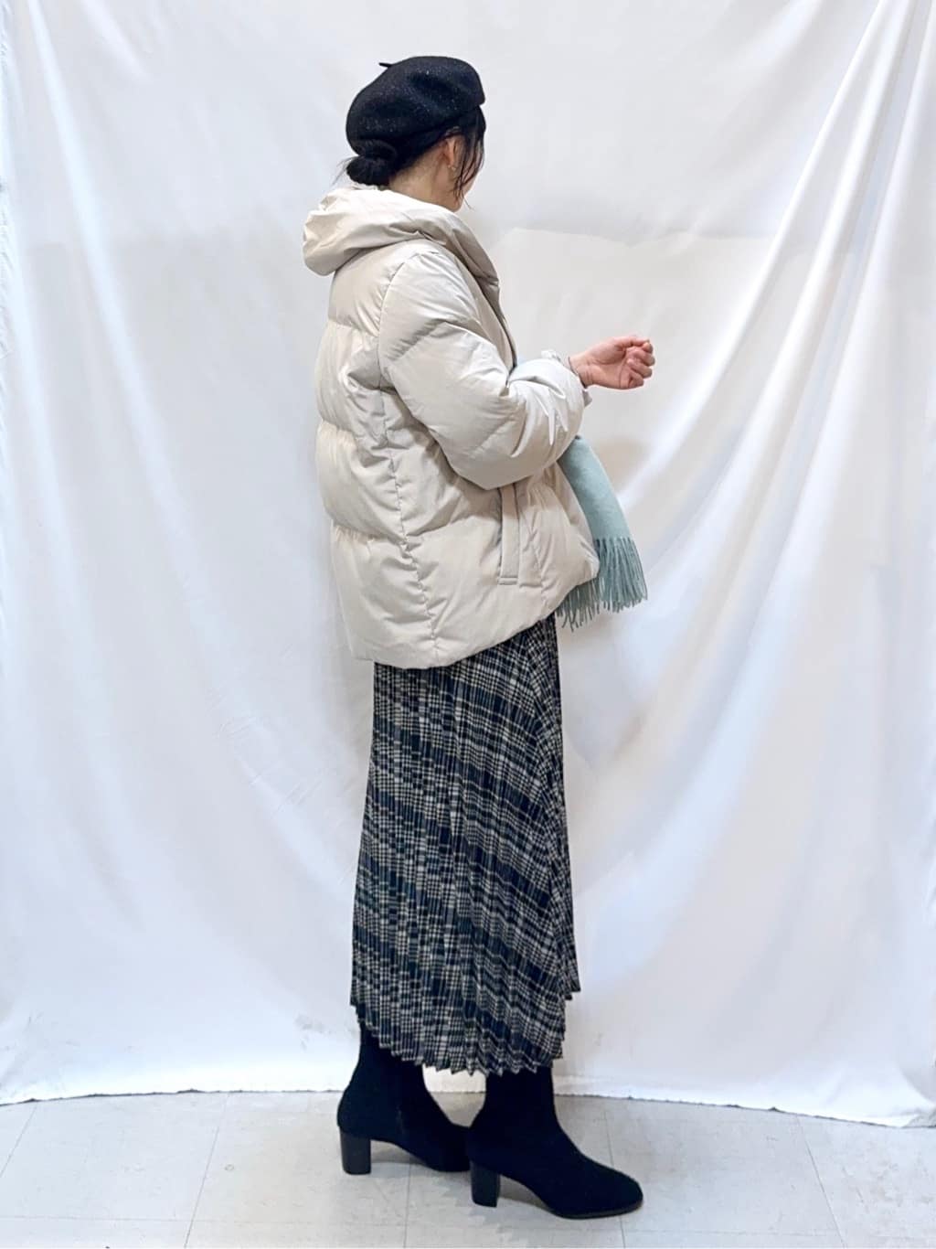 𝐇𝐢𝐫𝐨𝐦𝐢さんの「SHOO･LA･RUE｜【S-LL】きらっと華やぐ　大人のスパンコールニット」を使ったコーディネート