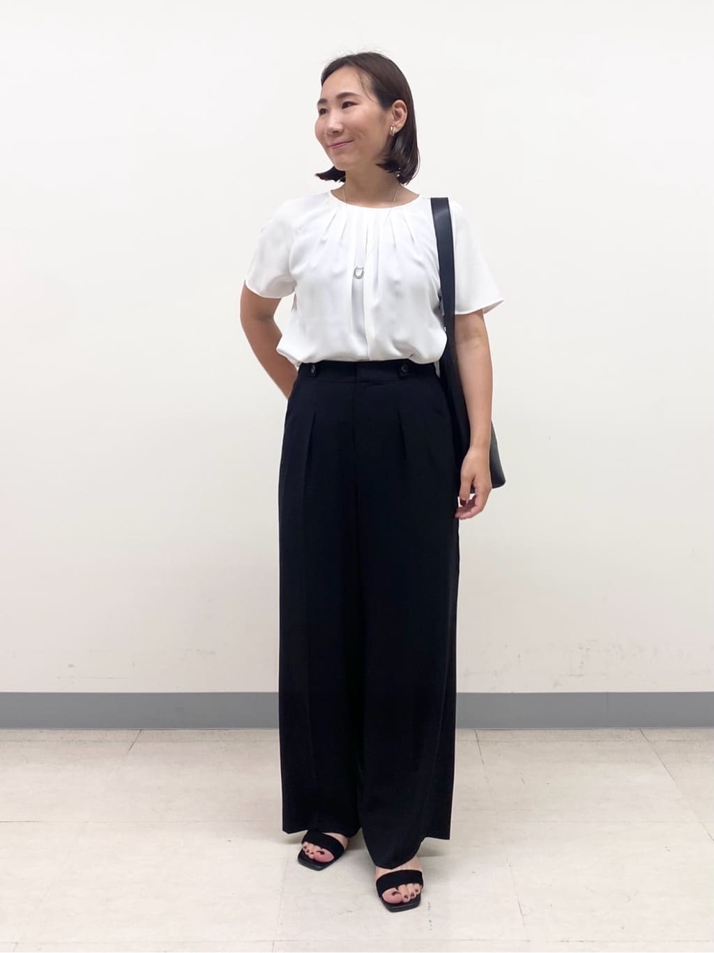 YUKARIさんの「INDIVI｜【UVケア】タックブラウス」を使ったコーディネート