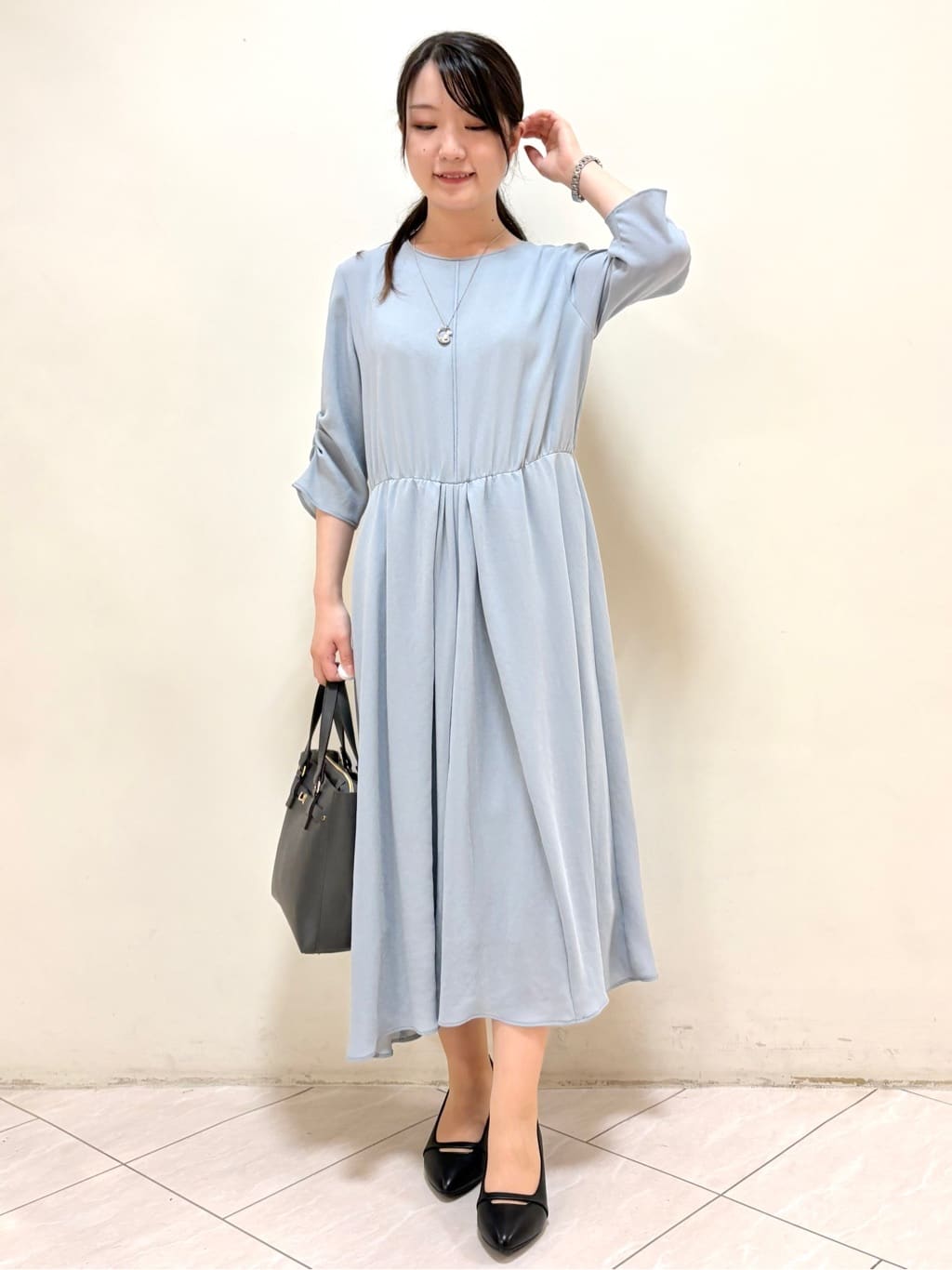 mikiさんの「Reflect｜【吸水速乾／防しわ】シルキープリーツワンピース」を使ったコーディネート