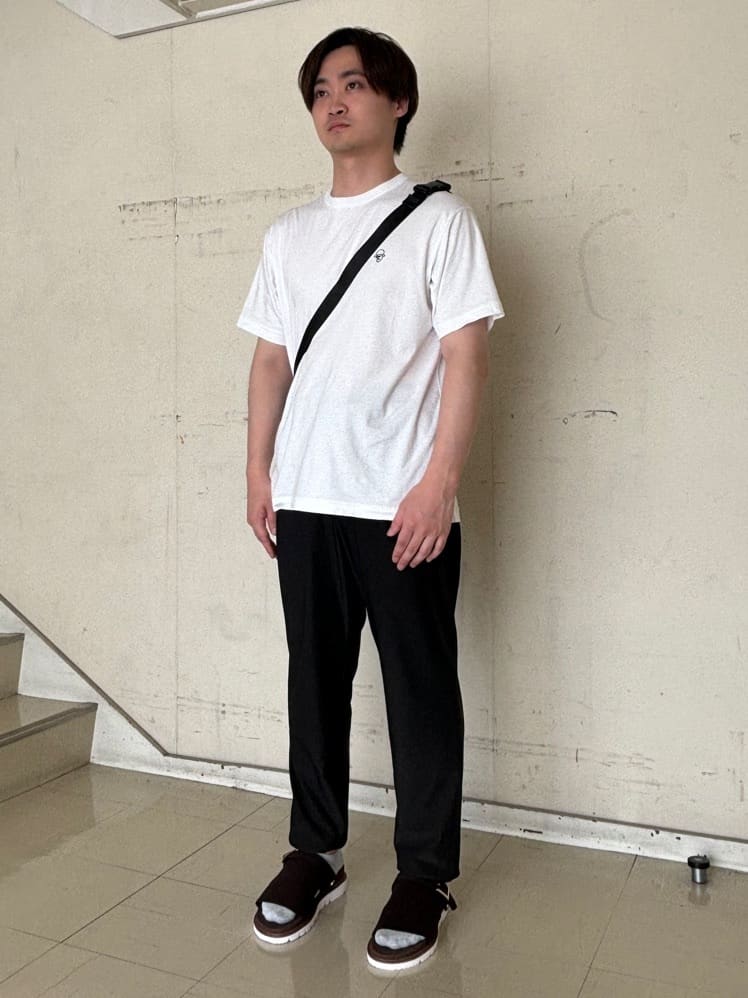 圭哉さんの「TAKEO KIKUCHI｜【COOL CITY WEAR】エアートール オープンカラーシャツ /接触冷感・通気性」を使ったコーディネート