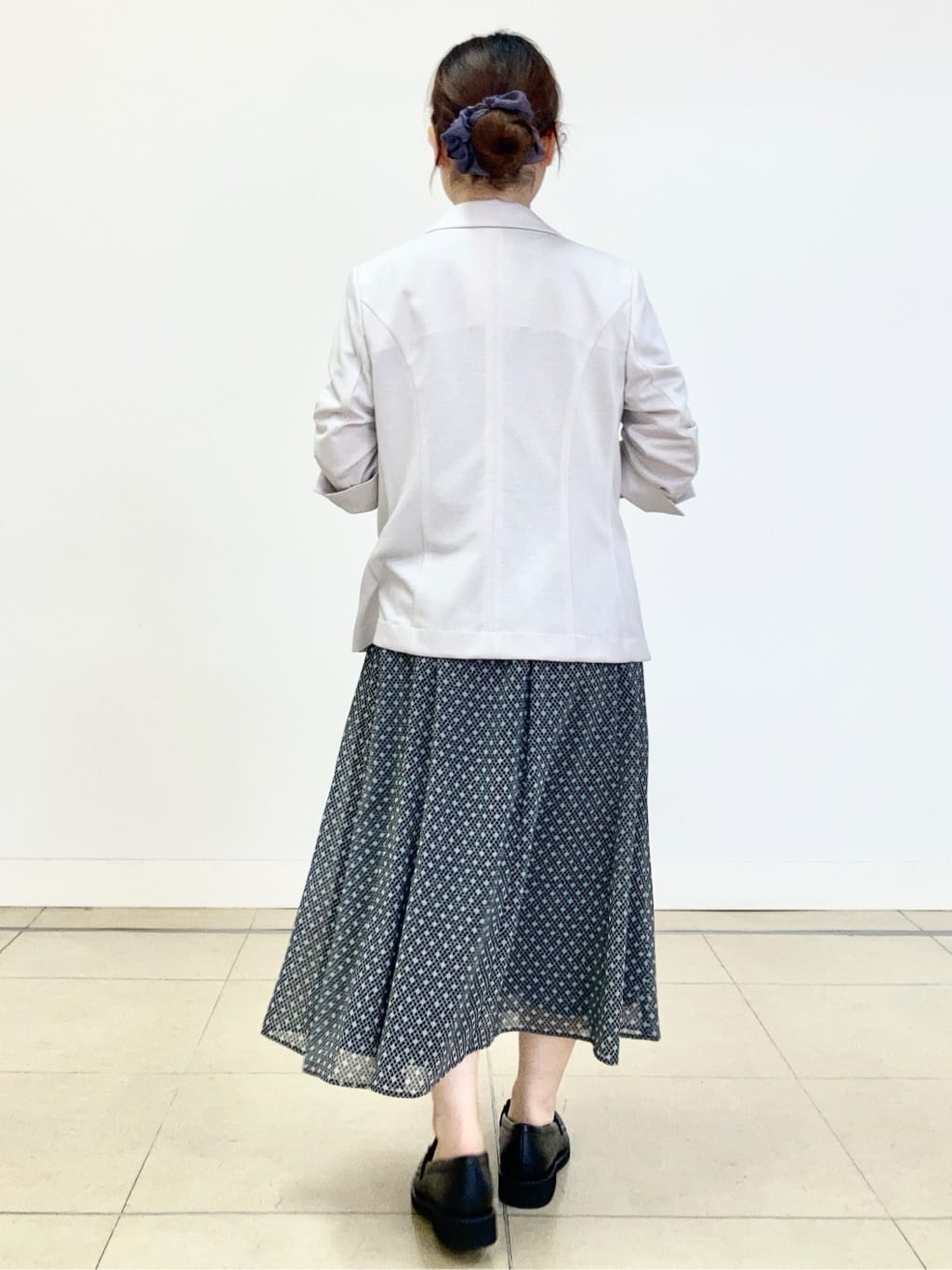 tomominさんの「Reflect｜【マシンウォッシュ可／セットアップ可】コツキ柄プリントブラウス」を使ったコーディネート