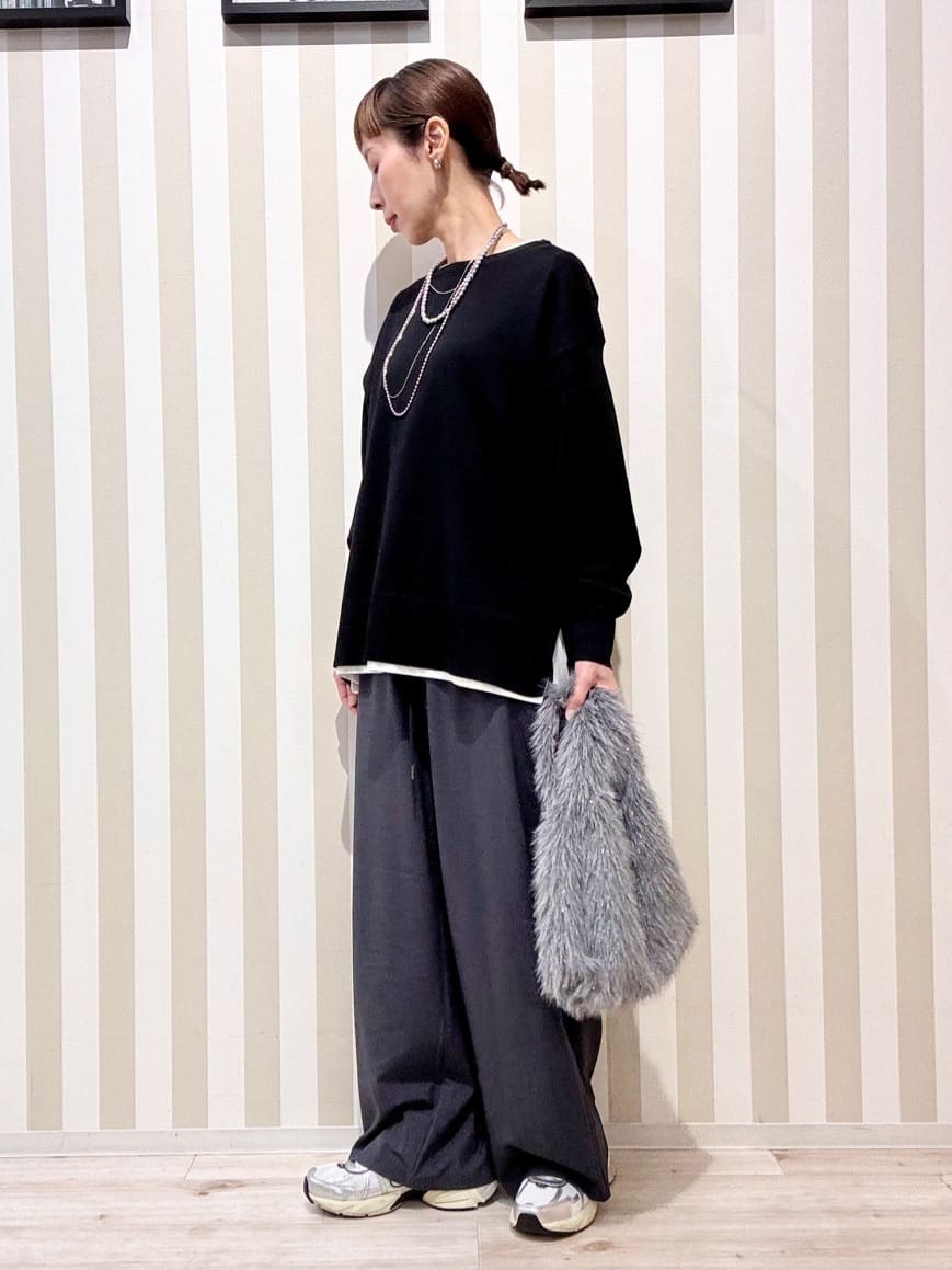 まつこさんの「SHOO･LA･RUE｜【S-LL/体型カバー】上品なとろみが魅力 イージーワイドパンツ」を使ったコーディネート