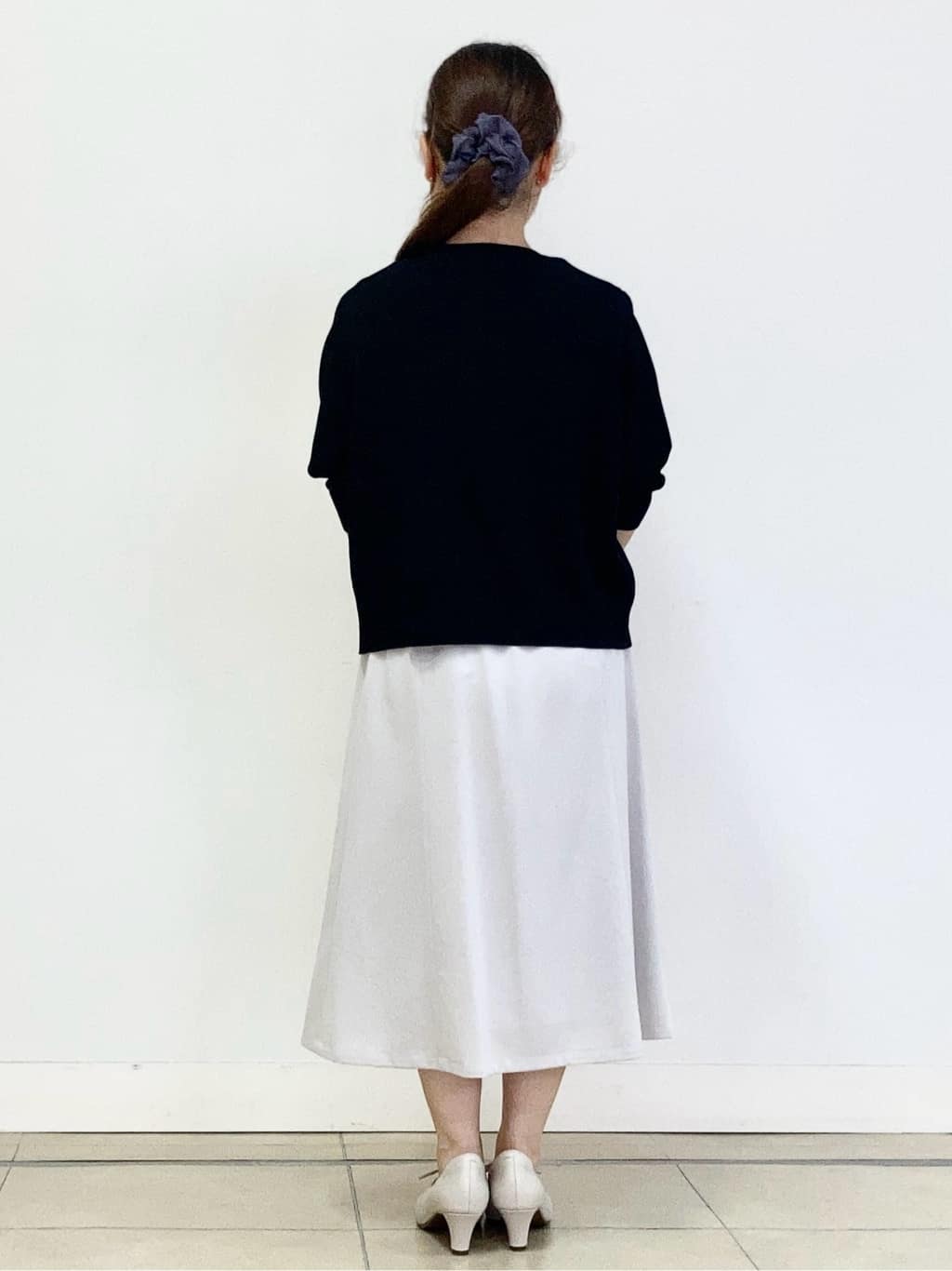 tomominさんの「Reflect｜【一枚着で着映え◎／ジャケットのインナーにも】フロント開きブラウス」を使ったコーディネート