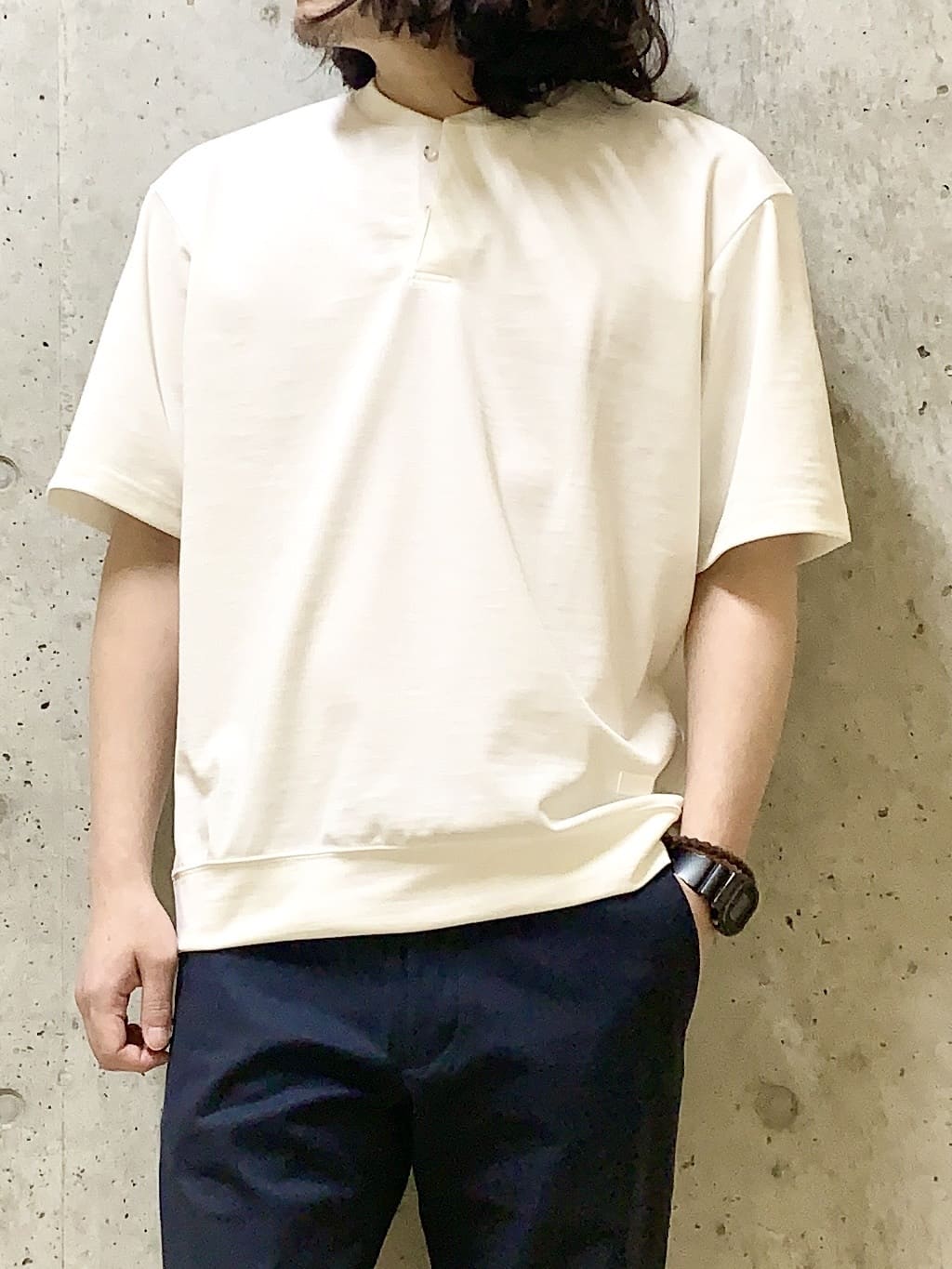 木村剛さんの「TAKEO KIKUCHI｜【全7サイズ&times;8色展開！】トップマルチヘリンボン パンツ」を使ったコーディネート