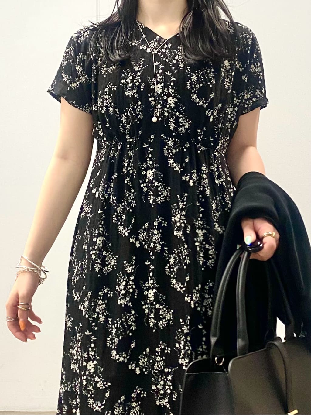 misakiさんの「INDIVI｜クロスバングル」を使ったコーディネート